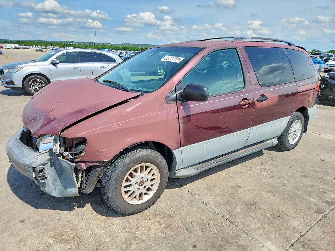 2000 Toyota Sienna LE, VIN 4T3ZF13C9YU201727 — Front end