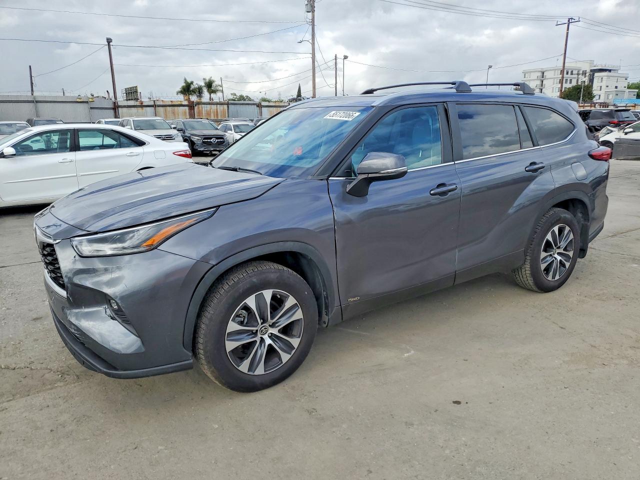 2023 Toyota Highlander Hybrid XLE, VIN 5TDKBRCH1PS566149 — Front end