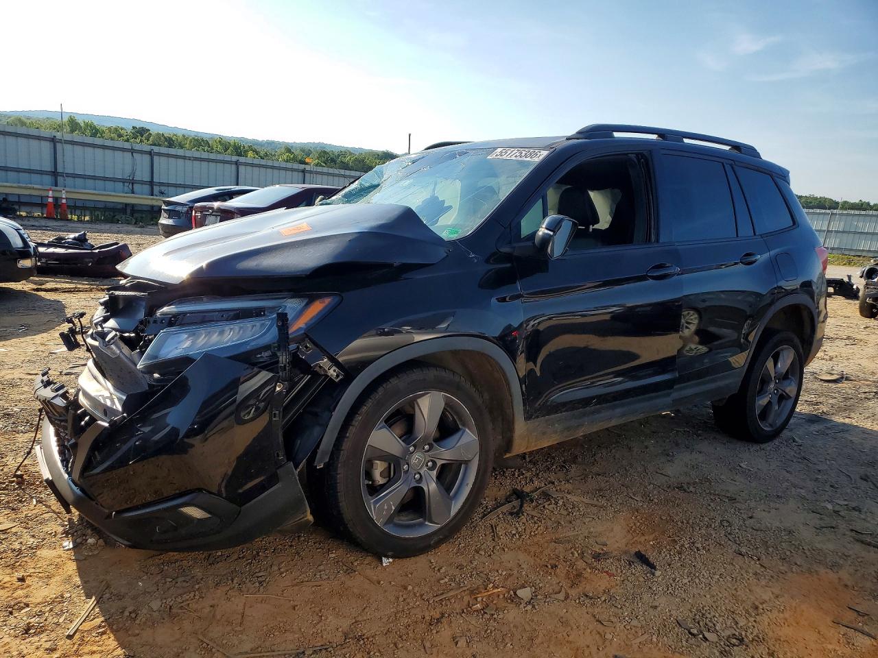 2020 Honda Passport Touring, VIN 5FNYF8H94LB018560 — Front end
