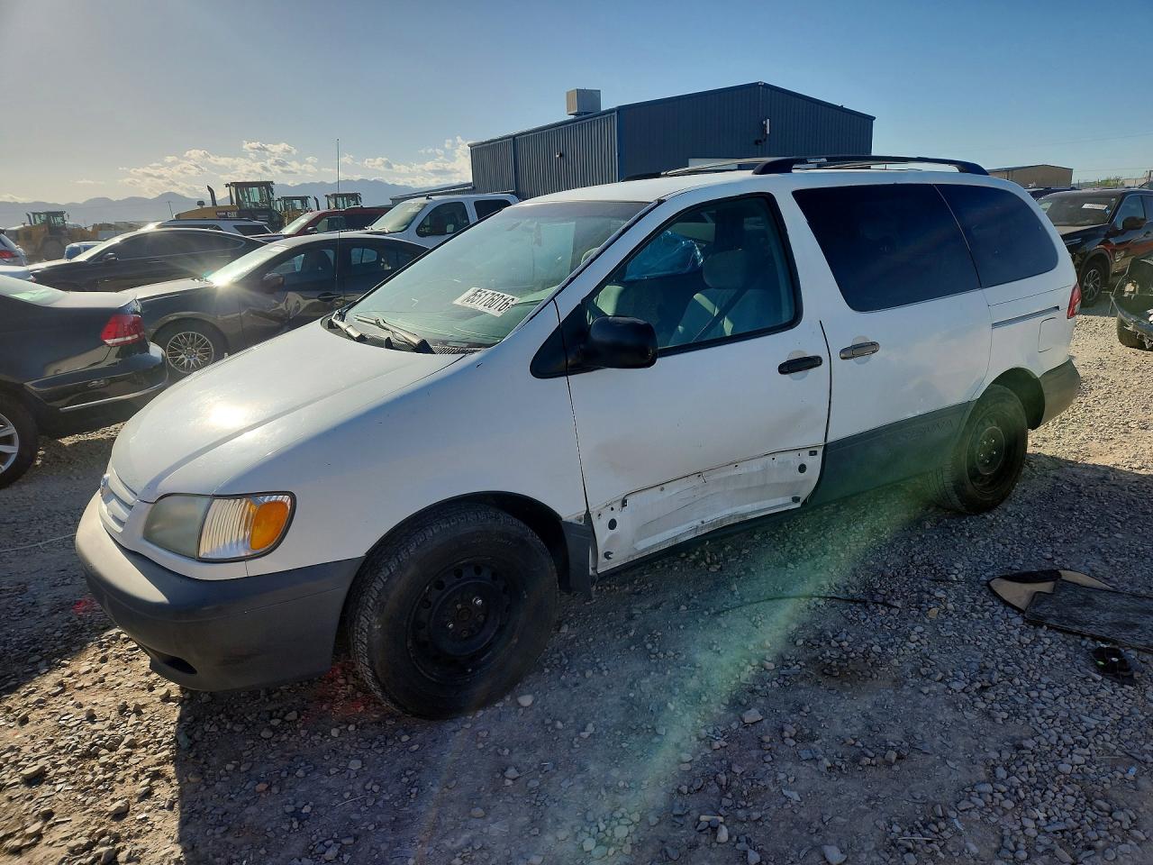 2003 Toyota Sienna CE, VIN 4T3ZF19CX3U532025 — Side