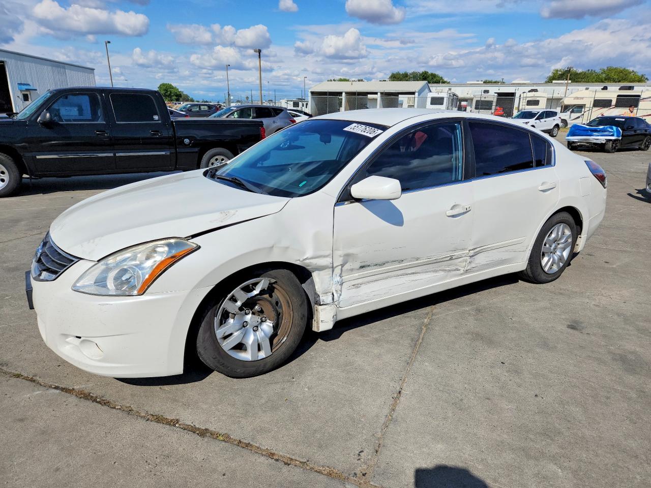 2012 Nissan Altima S, VIN 1N4AL2AP2CN403798 — Side