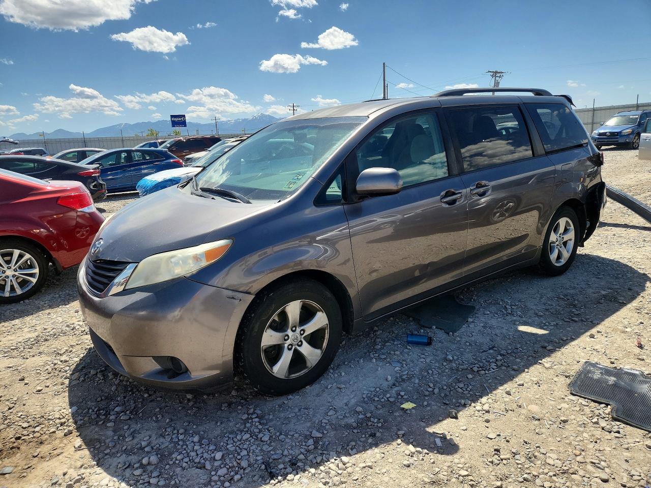 2011 Toyota Sienna LE, VIN 5TDKK3DC1BS076710 — Rear end