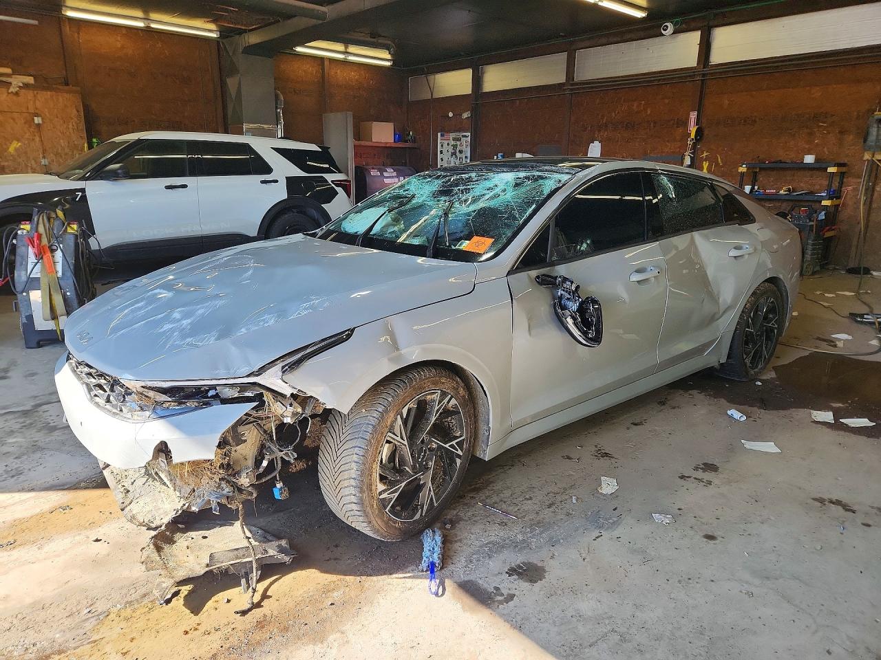 2025 Kia K5 GT-Line, VIN KNAG64J78S5309234 — Front end