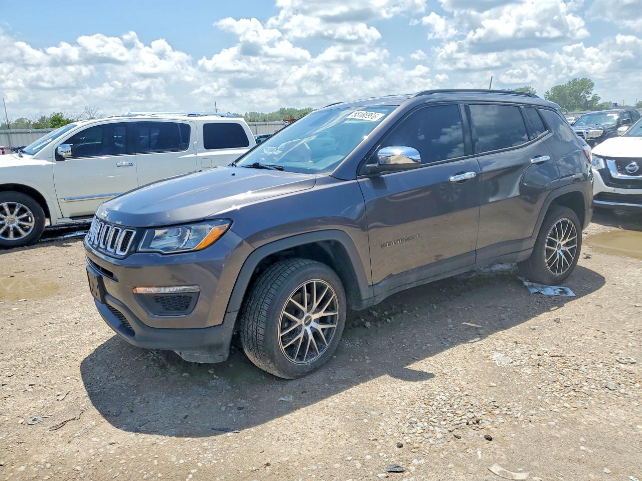 2018 Jeep Compass Sport, VIN 3C4NJDAB8JT436917 — Front end