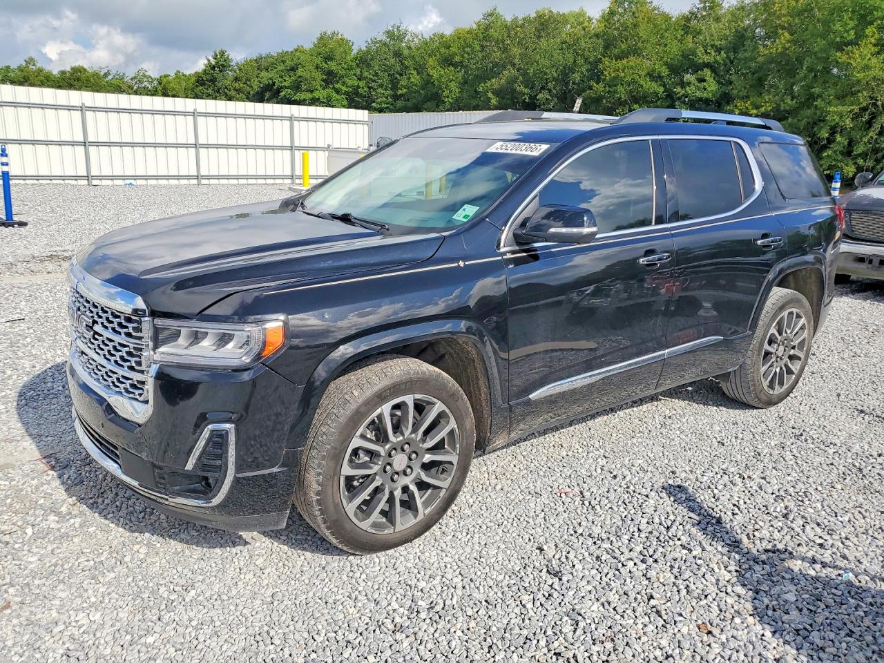 2021 GMC Acadia Denali, VIN 1GKKNPLSXMZ119180 — Мелкие вмятины и царапины