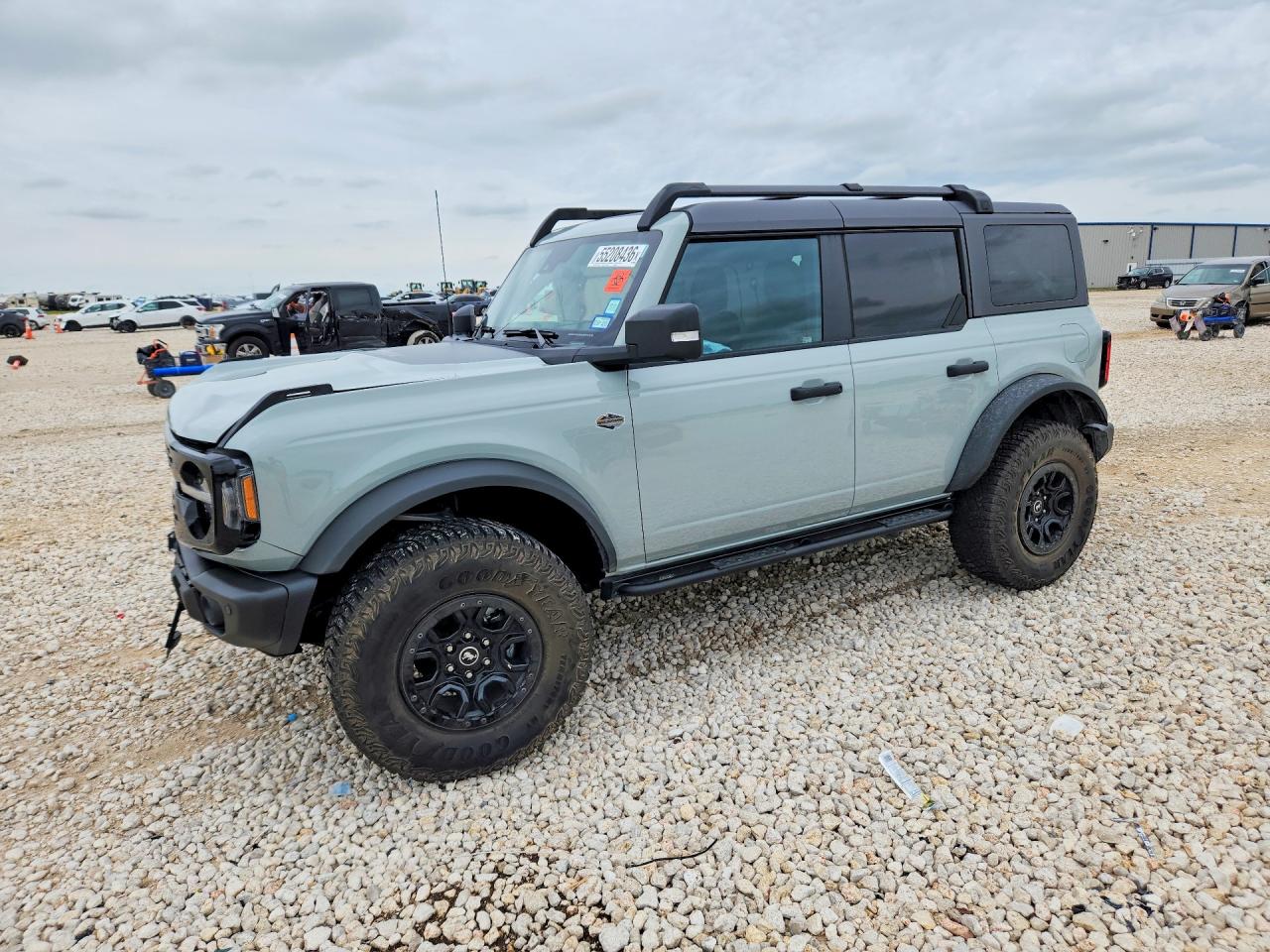 2023 Ford Bronco Wildtrak, VIN 1FMEE5DP9PLA83525 — Front end
