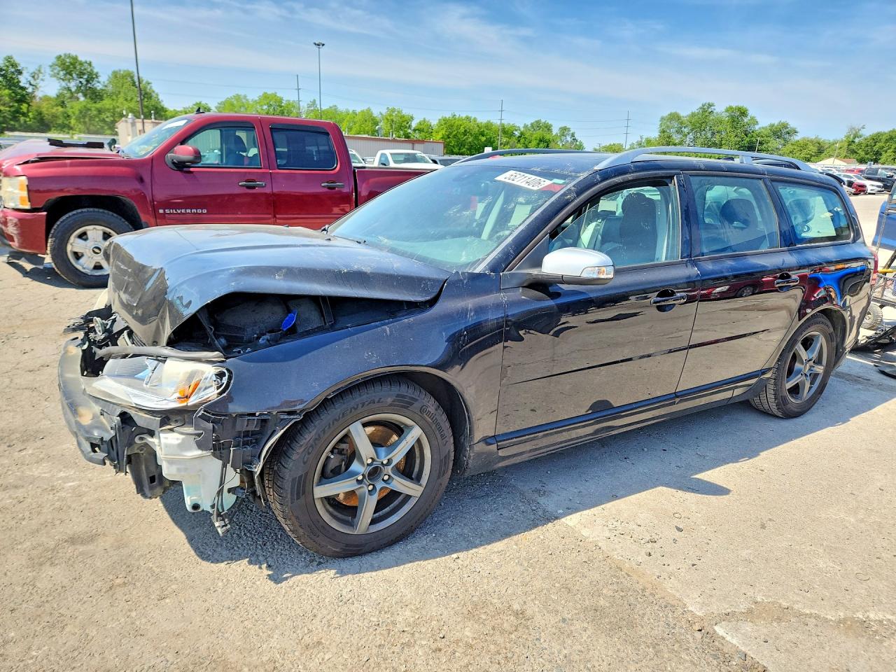 2010 Volvo V70, VIN YV1982BW1A1118173 — Front end
