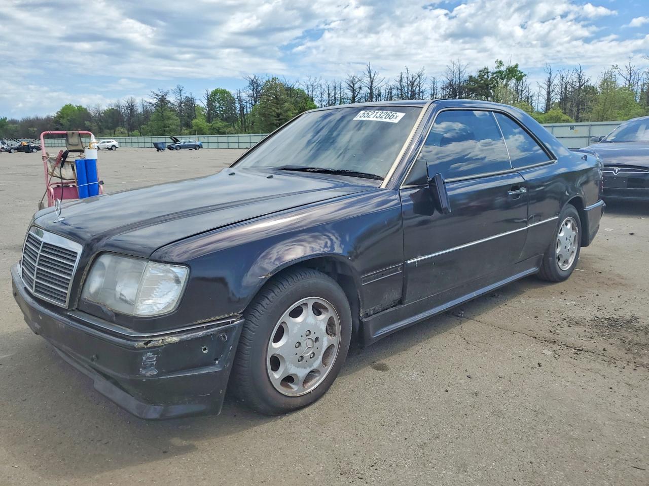 1993 Mercedes-Benz 300, VIN WDBEA52E7PB993468 — Front end
