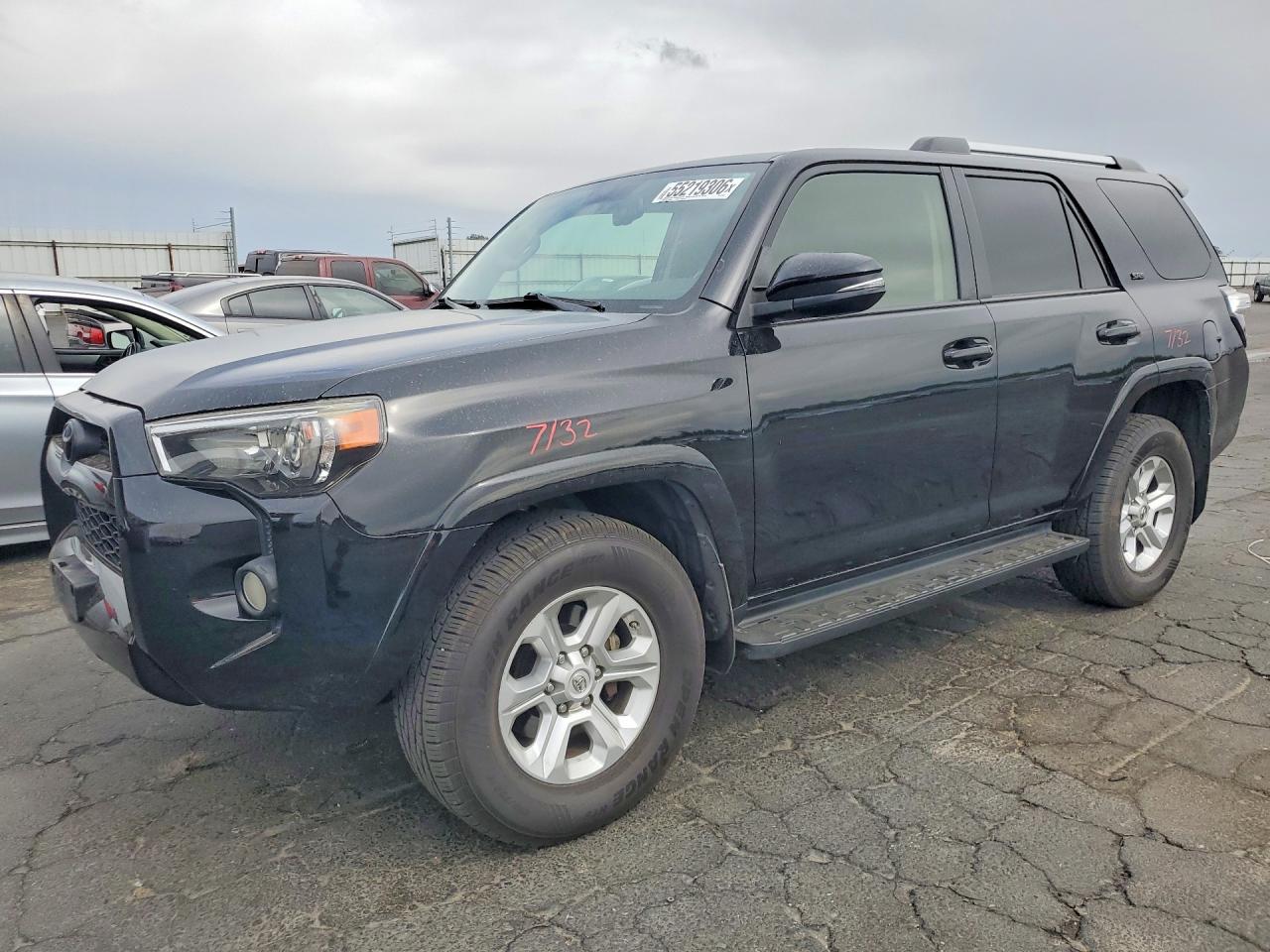2019 Toyota 4Runner SR5 Premium, VIN JTEZU5JR0K5211027 — Rear end