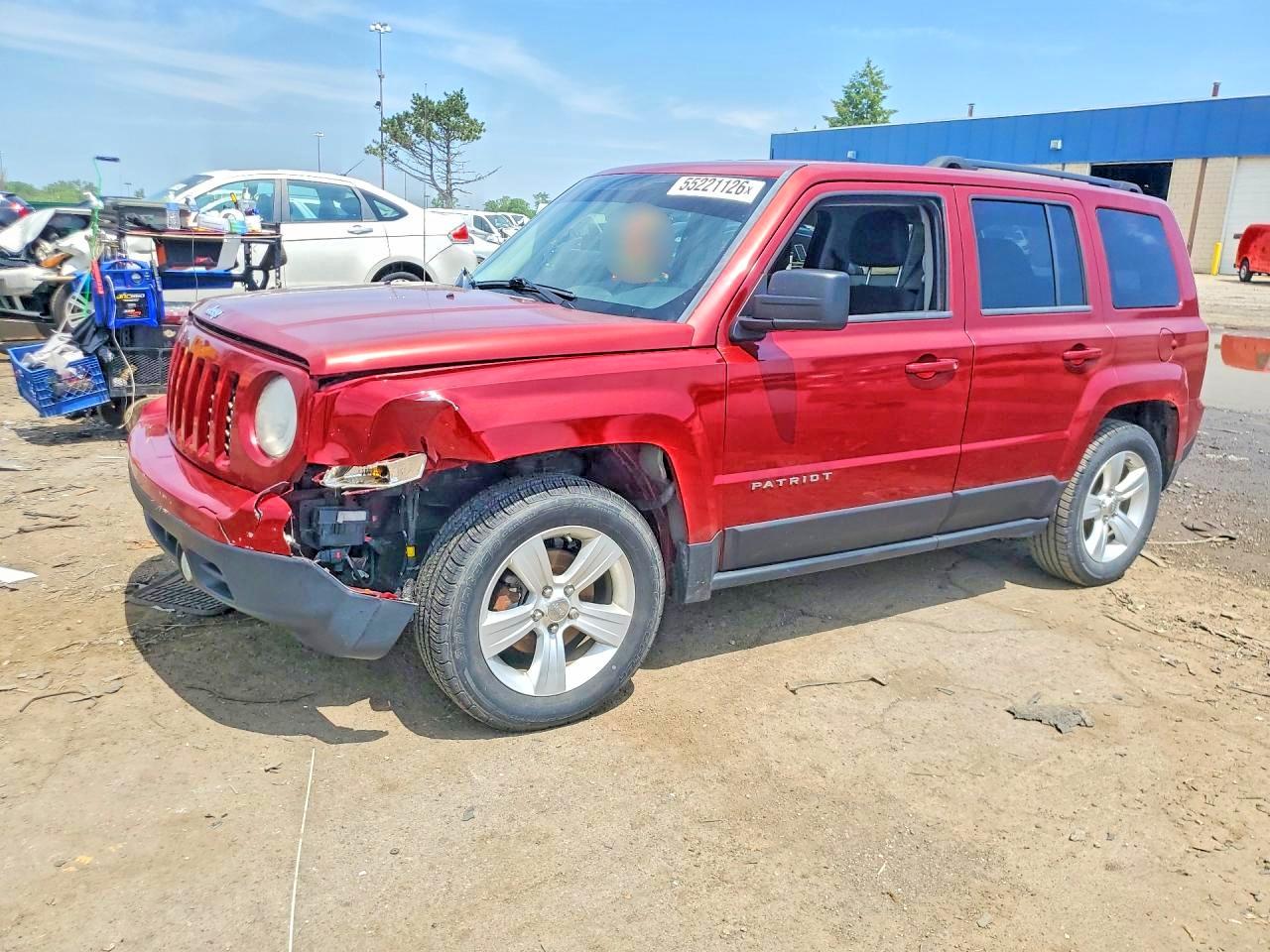 2012 Jeep Patriot Latitude, VIN 1C4NJPFA8CD526577 — Front end
