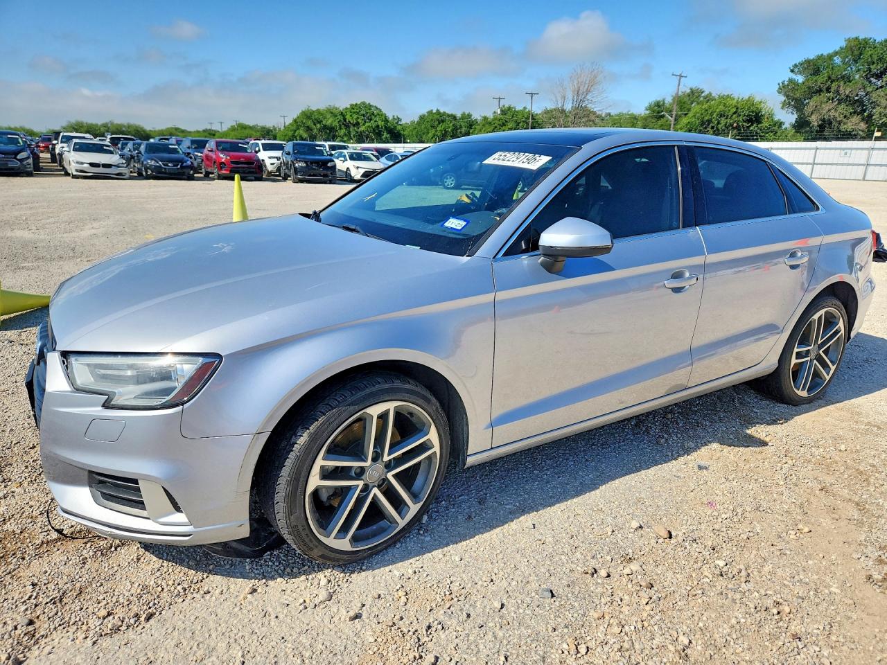 2019 Audi A3 Premium, VIN WAUAUGFF6K1015030 — Перед