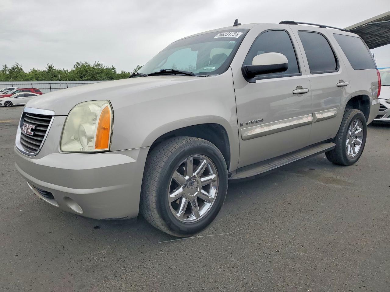2007 GMC Yukon SLE, VIN 1GKFC13C37J252542 — Side