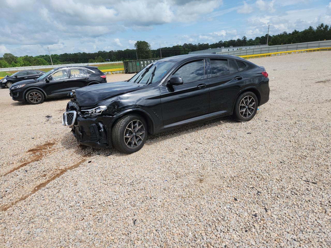 2022 BMW X4 xDrive30i, VIN 5UX33DT02N9M34218 — Front end