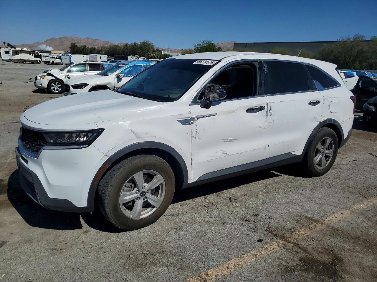 2021 Kia Sorento LX, VIN 5XYRG4LC3MG054277 — Side
