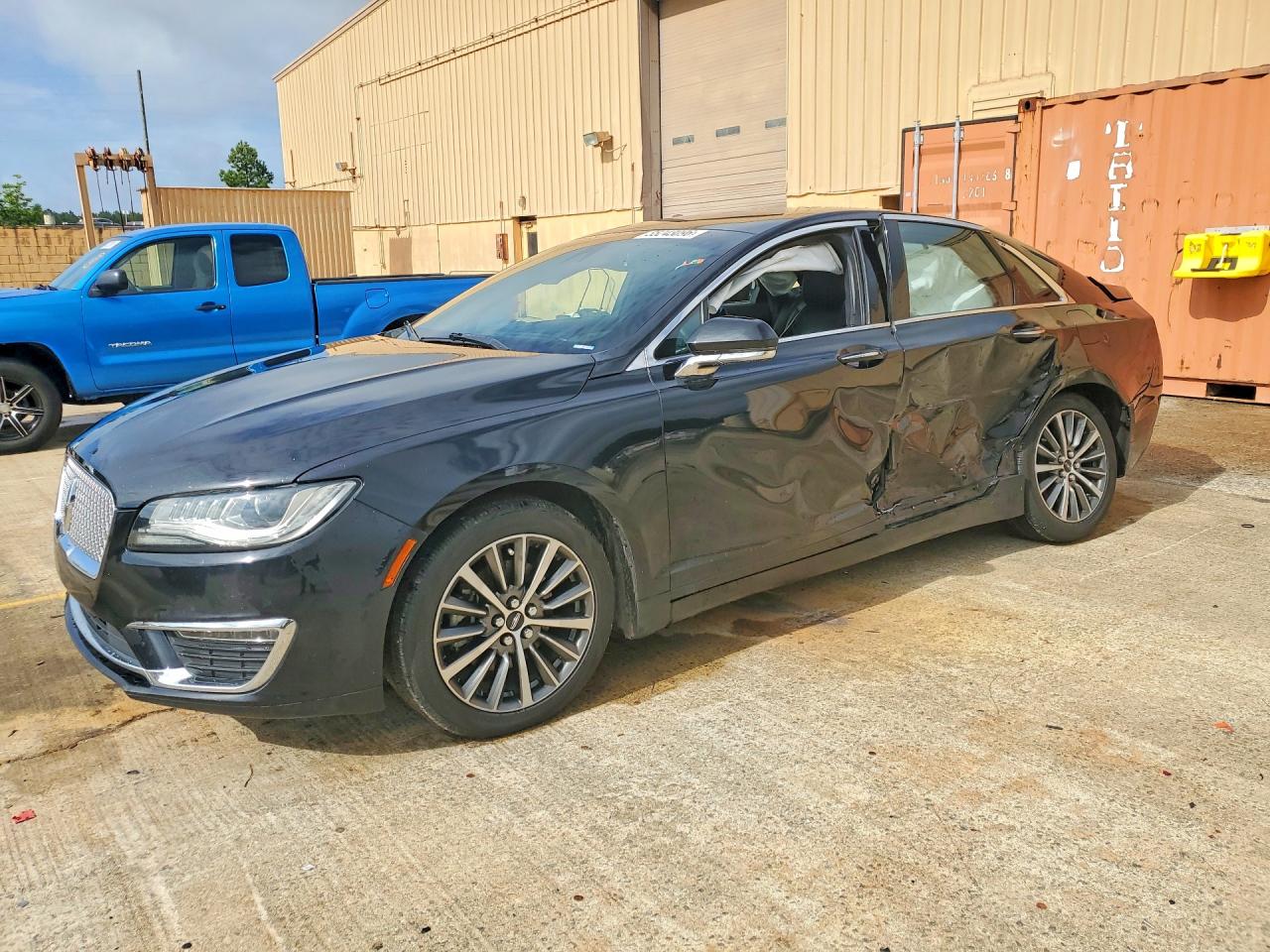 2019 Lincoln MKZ Hybrid, VIN 3LN6L5KU9KR614817 — Side
