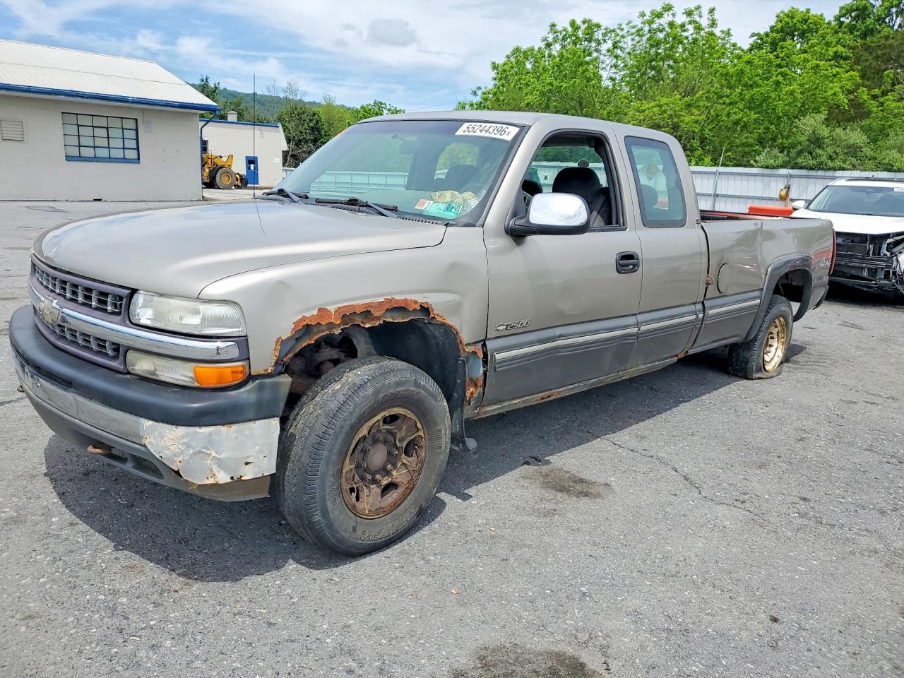 2000 Chevrolet Silverado 2500 LS, VIN 1GCGK29U2YE398448 — Side