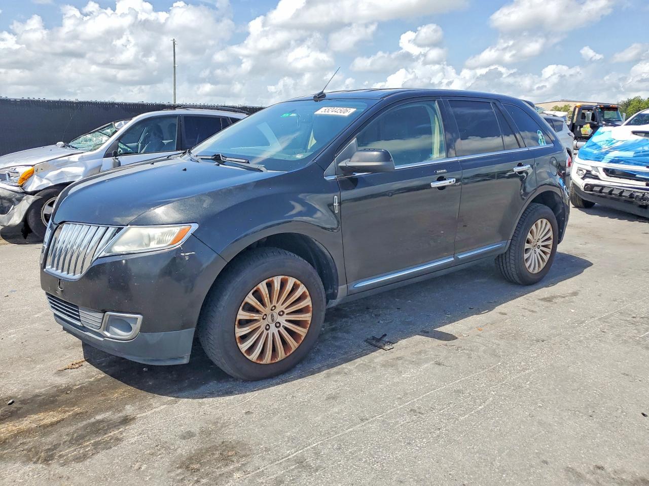 2015 Lincoln MKX, VIN 2LMDJ8JK3FBL22328 — Normal wear