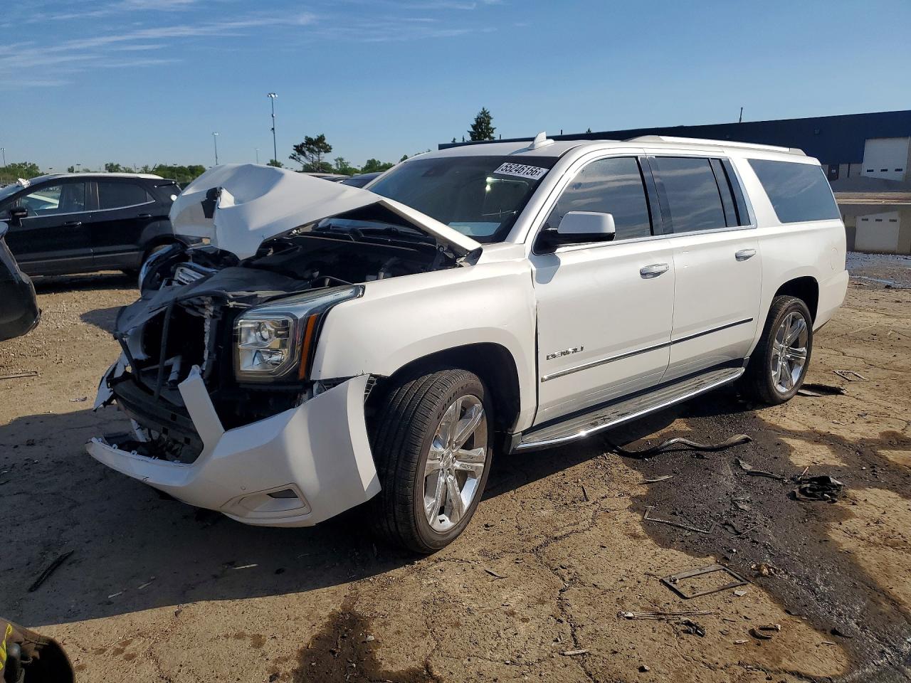 2016 GMC Yukon XL Denali, VIN 1GKS2HKJXGR398626 — Front end