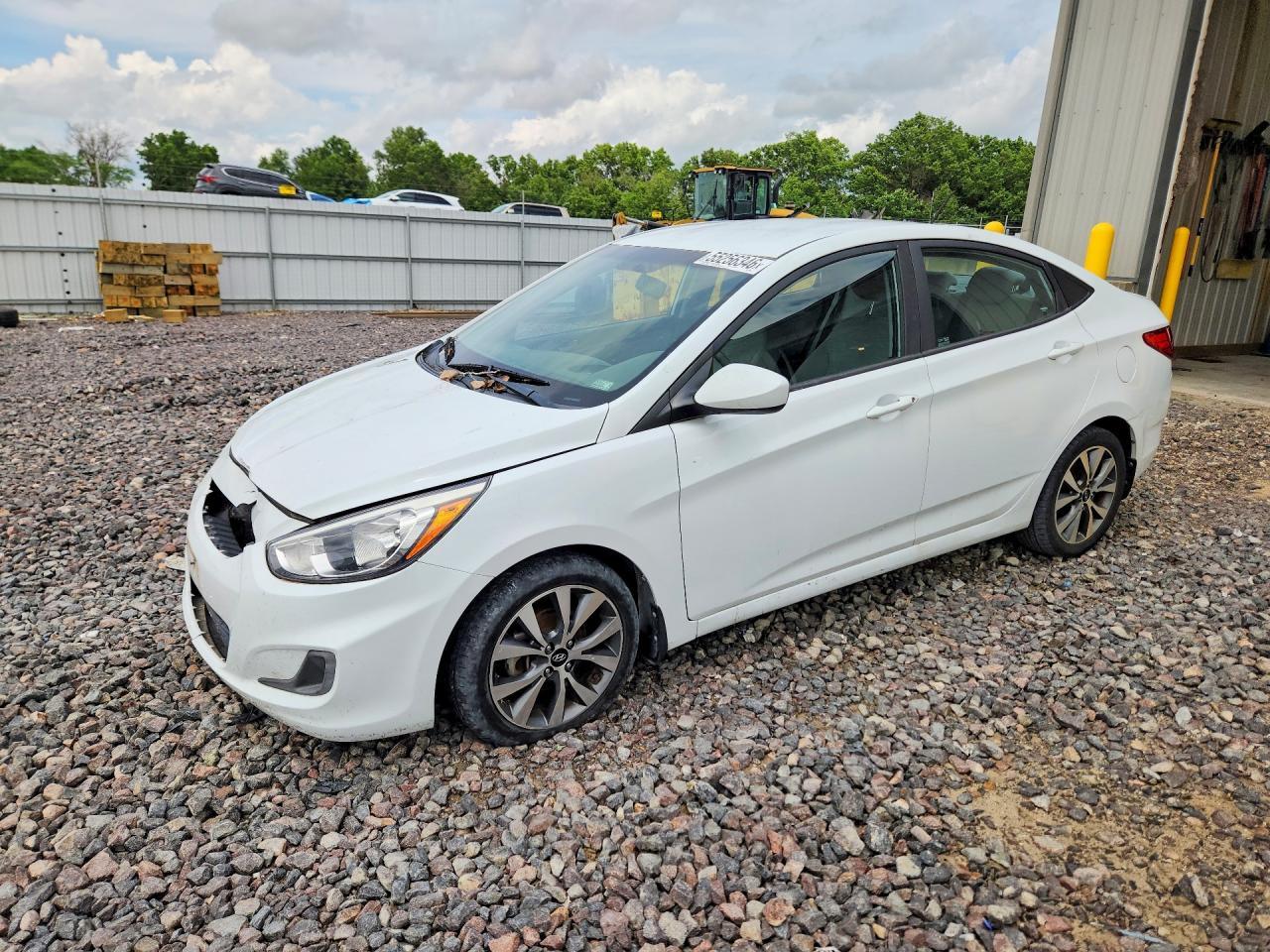 2017 Hyundai Accent SE, VIN KMHCT4AE8HU252892 — Front end