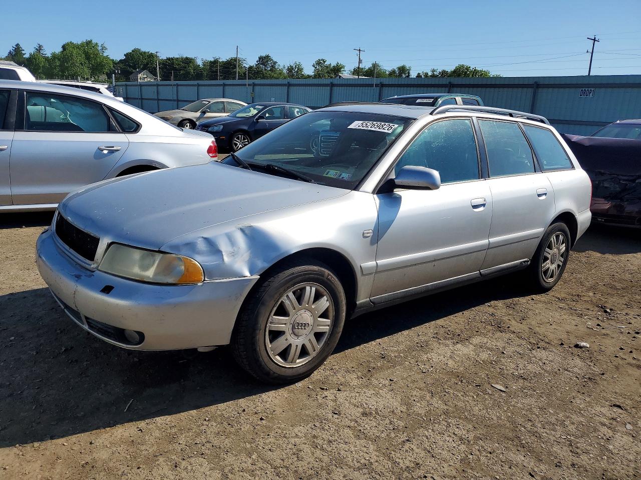 2001 Audi A4, VIN WAUKC68DX1A123341 — Front end