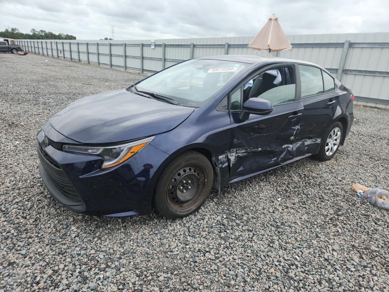 2025 Toyota Corolla LE, VIN 5YFB4MDE3SP337975 — Бок