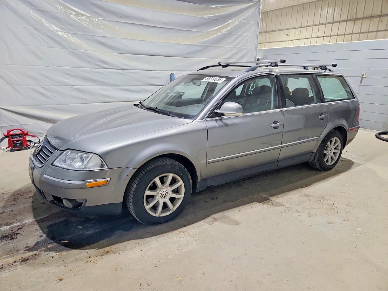 2004 Volkswagen Passat GLS, VIN WVWVD63B94E174300 — Перед