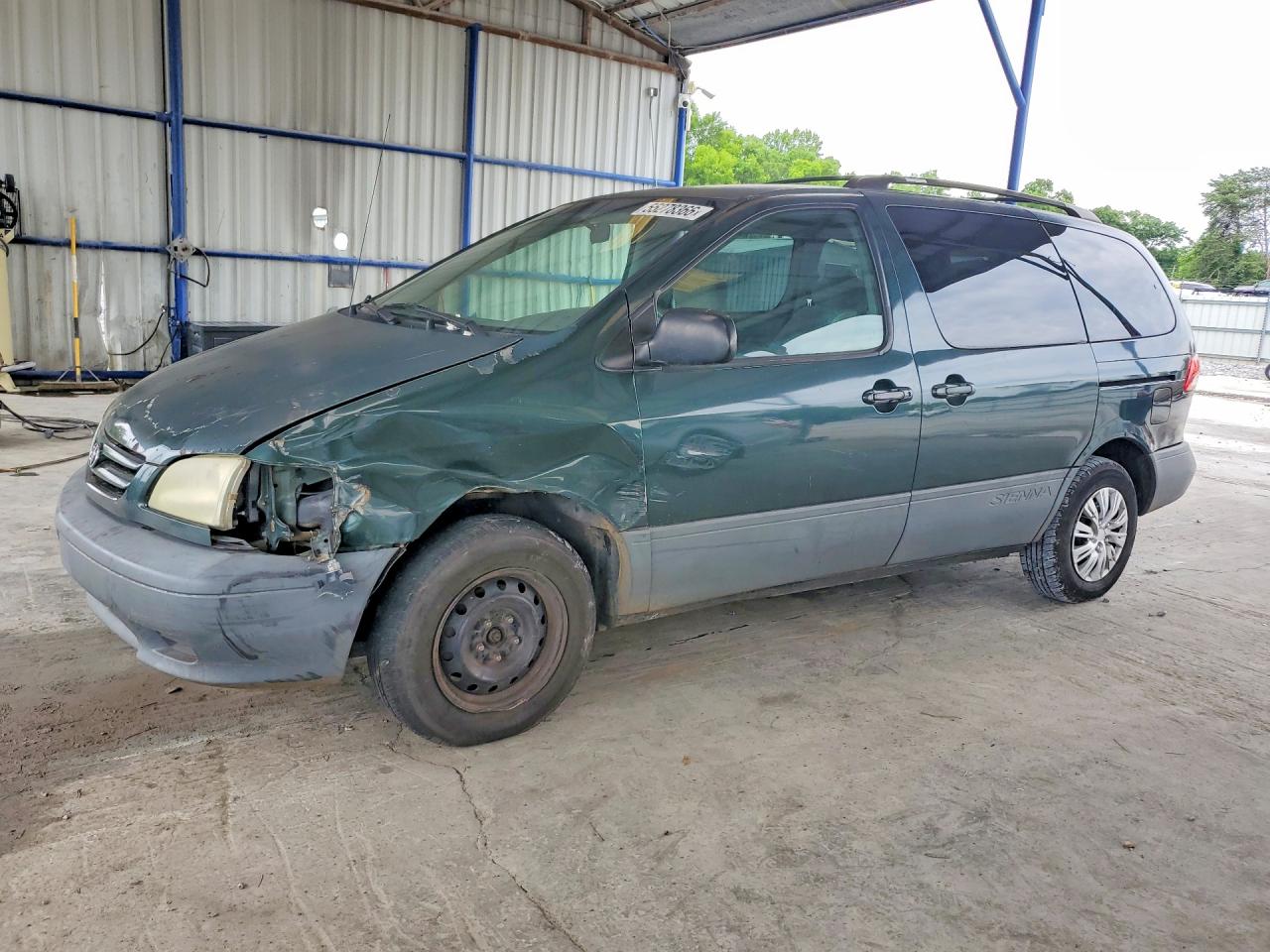 2003 Toyota Sienna CE, VIN 4T3ZF19C53U533180 — Front end