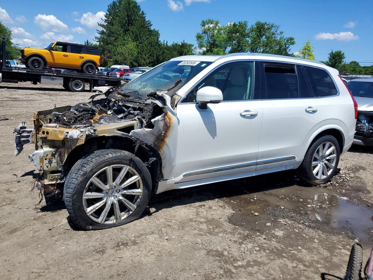2016 Volvo XC90 T6 Inscription, VIN YV4A22PL9G1044106 — Engine fire