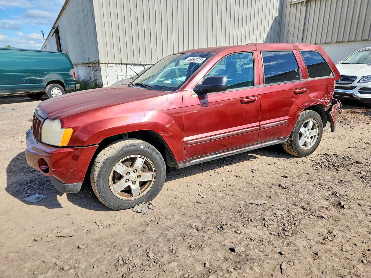2007 Jeep Grand Cherokee Laredo, VIN 1J8GR48K67C585797 — Rear end