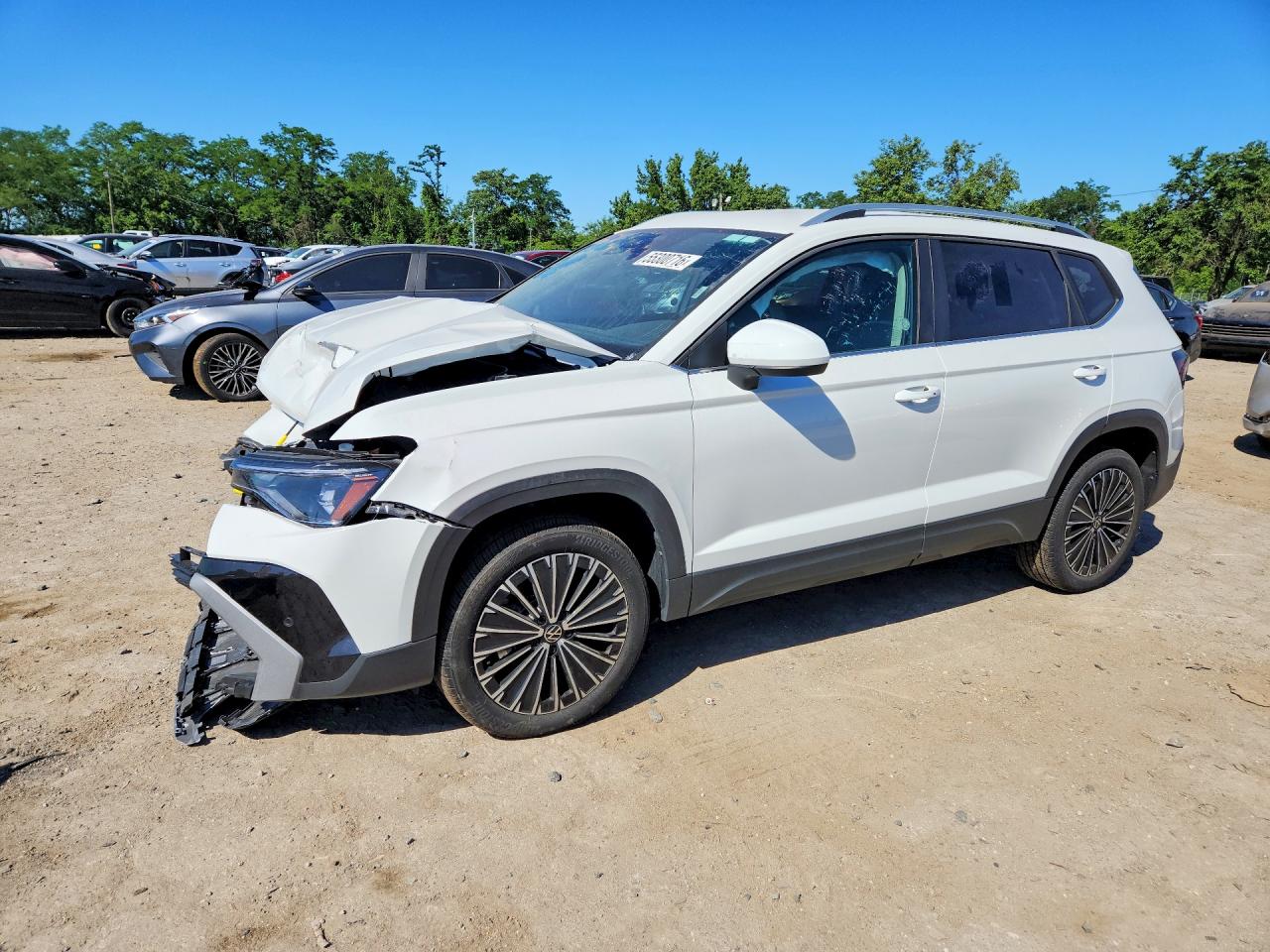2026 Volkswagen Taos SE, VIN 3VVSC7B29TM041463 — Front end