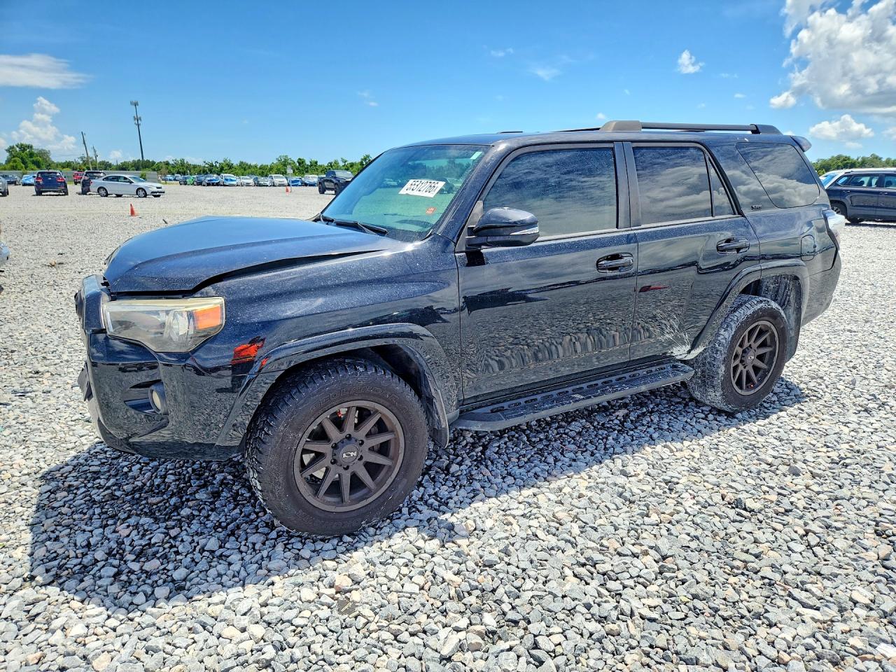 2019 Toyota 4Runner SR5 Premium, VIN JTEBU5JRXK5626793 — Front end