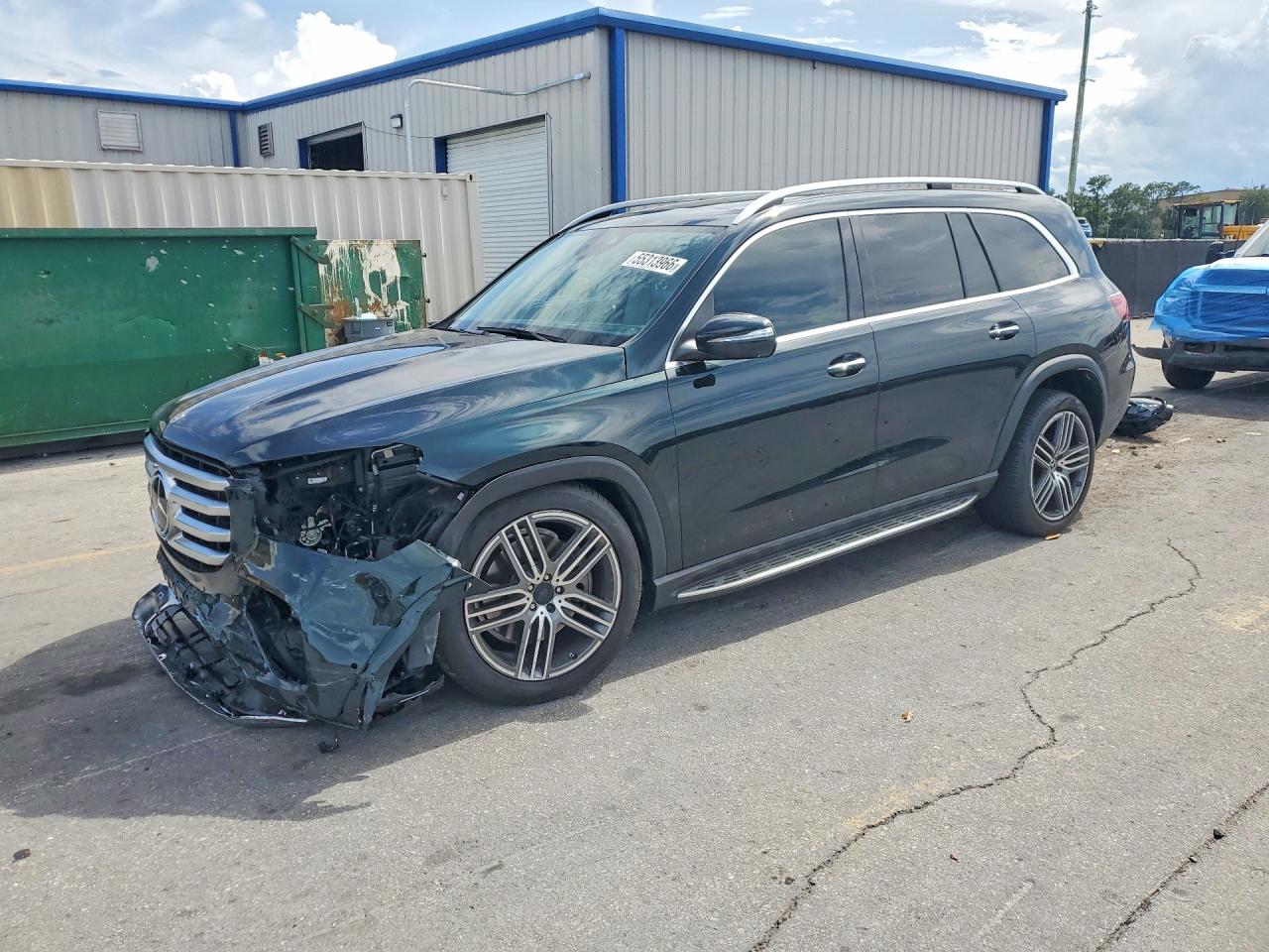 2024 Mercedes-Benz GLS 450, VIN 4JGFF5KE4RB193927 — Front end