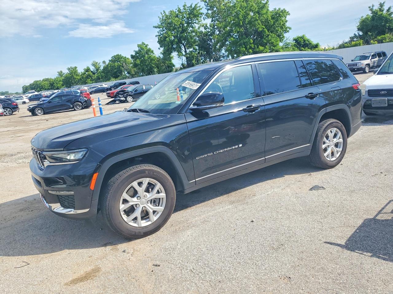 2023 Jeep Grand Cherokee Limited, VIN 1C4RJKBGXP8824822 — Minor dents and scratches