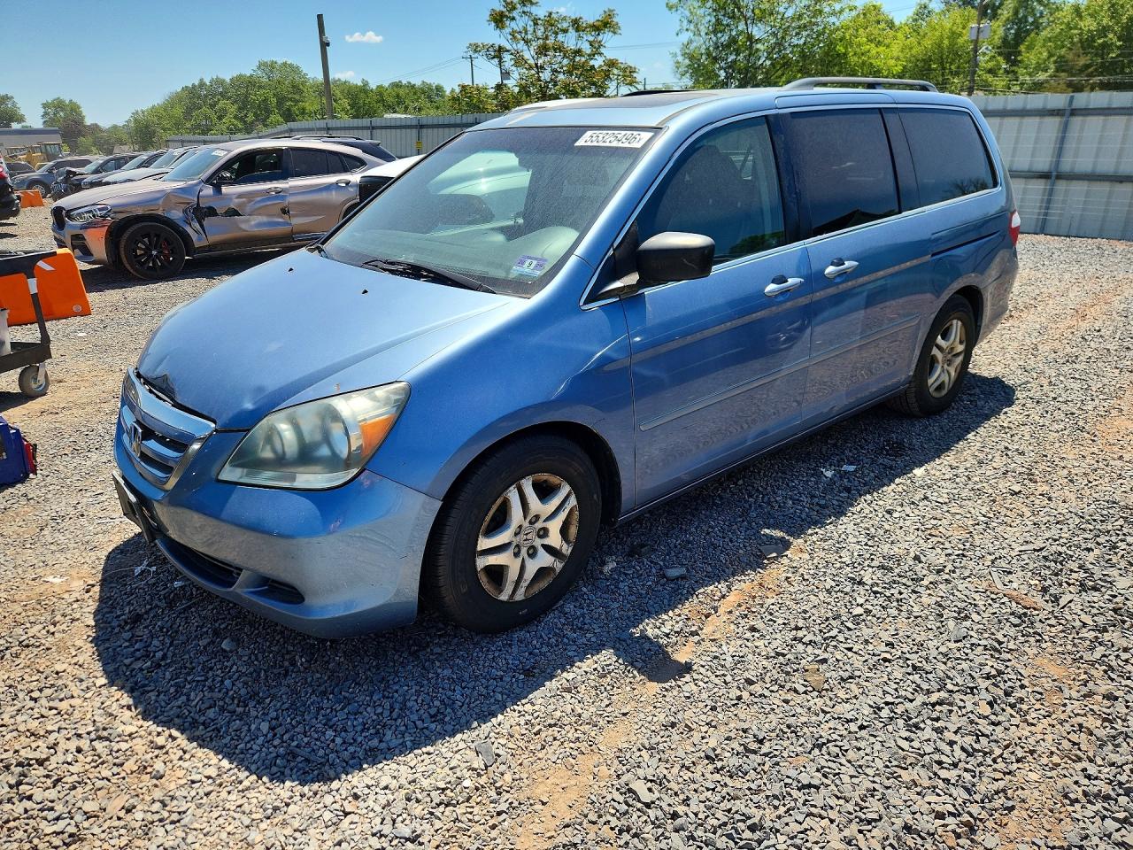 2007 Honda Odyssey EX-L, VIN 5FNRL38647B052817 — Front end