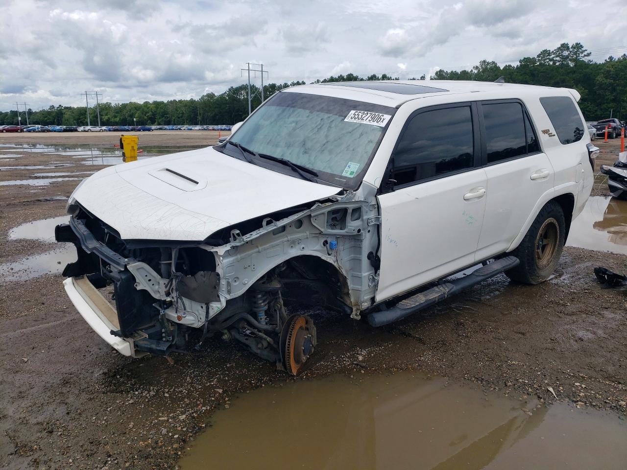 2019 Toyota 4Runner TRD Off Road Premium, VIN JTEBU5JR0K5643604 — Front end