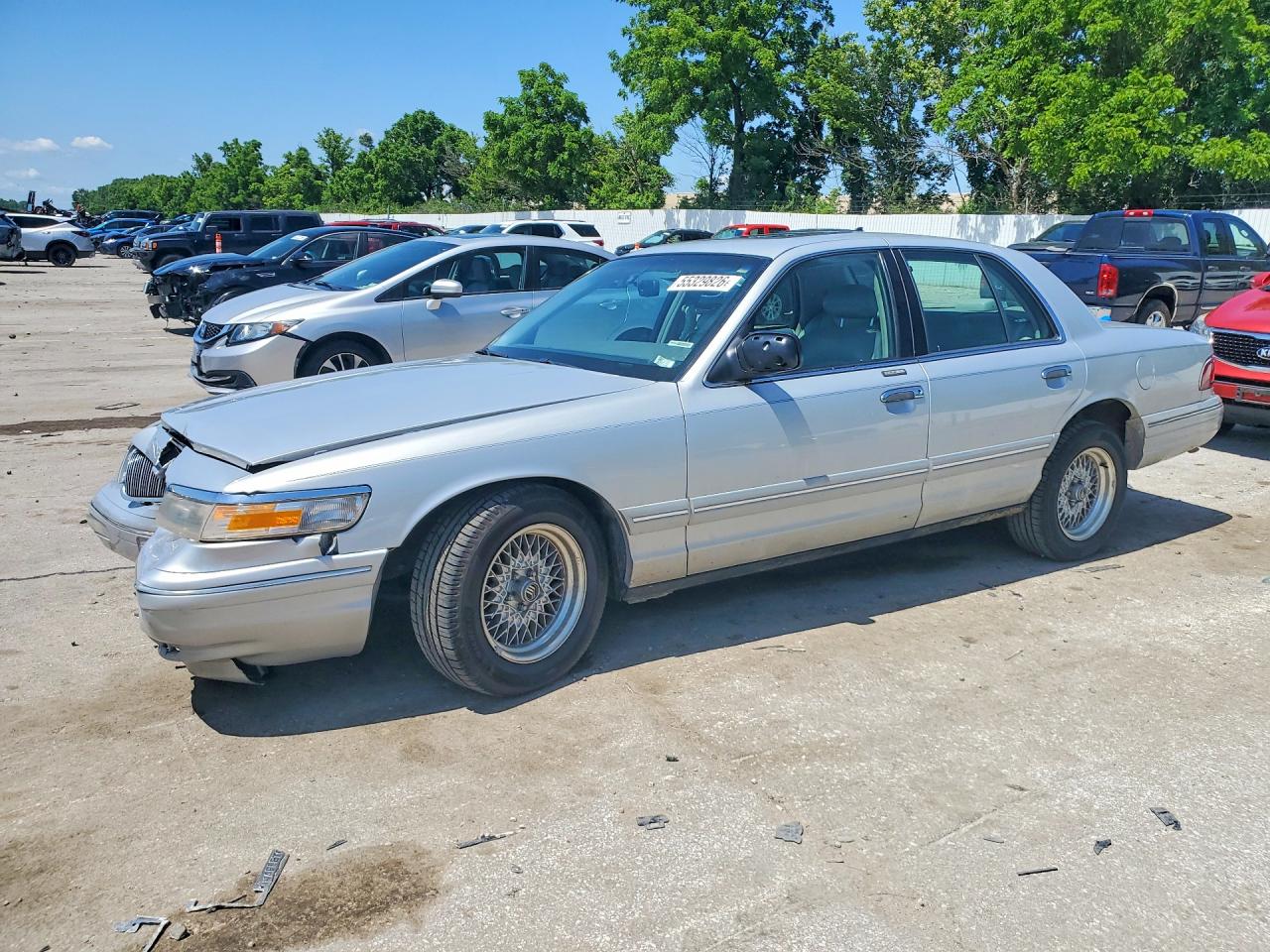 1997 Mercury Grand Marquis LS, VIN 2MELM75W3VX703767 — Front end