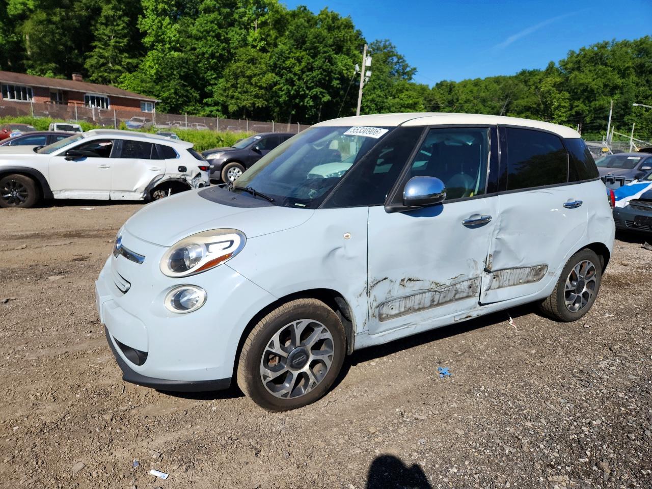 2014 FIAT 500L Lounge, VIN ZFBCFACH0EZ010536 — Side