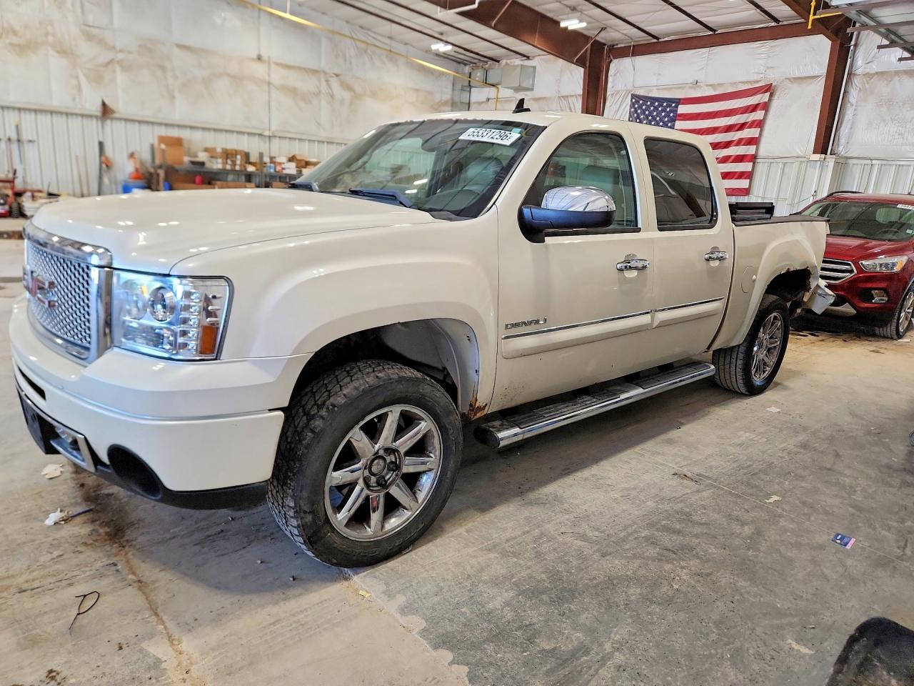 2013 GMC Sierra 1500 Denali, VIN 3GTP2XE26DG304236 — Rear end