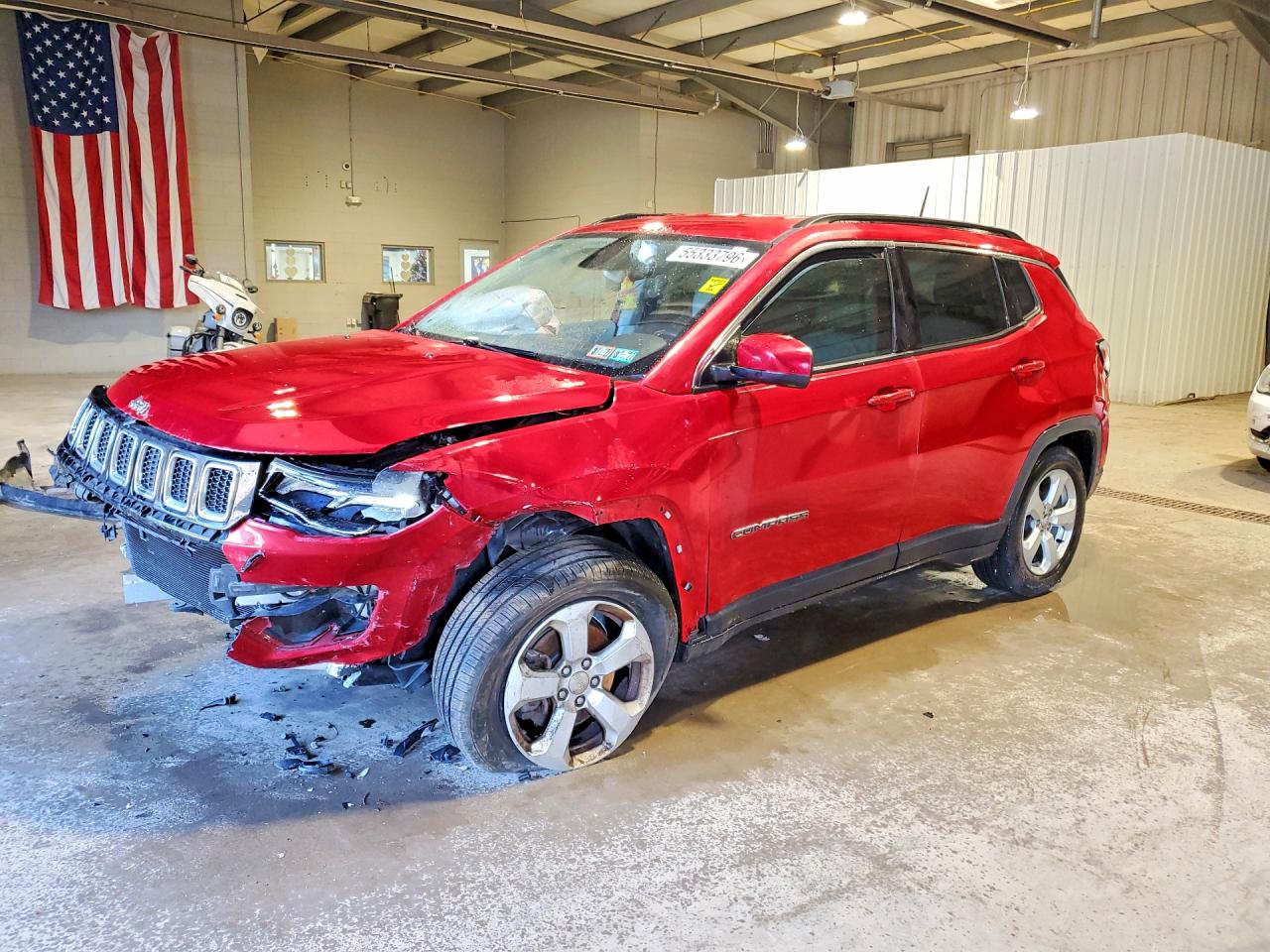 2018 Jeep Compass Latitude, VIN 3C4NJCBB3JT165161 — Front end