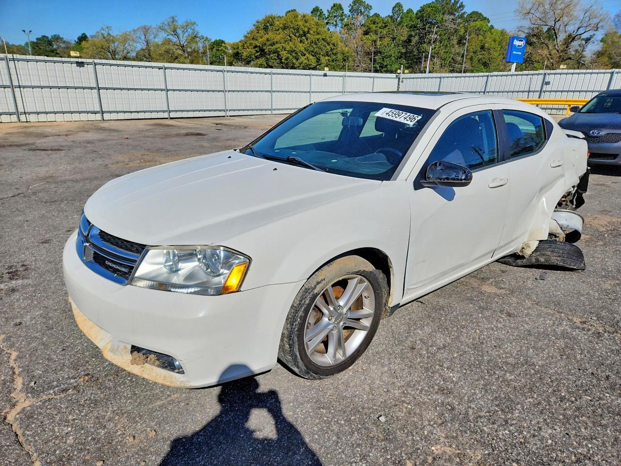 2011 Dodge Avenger Heat, VIN 1B3BD1FG1BN510937 — Бок