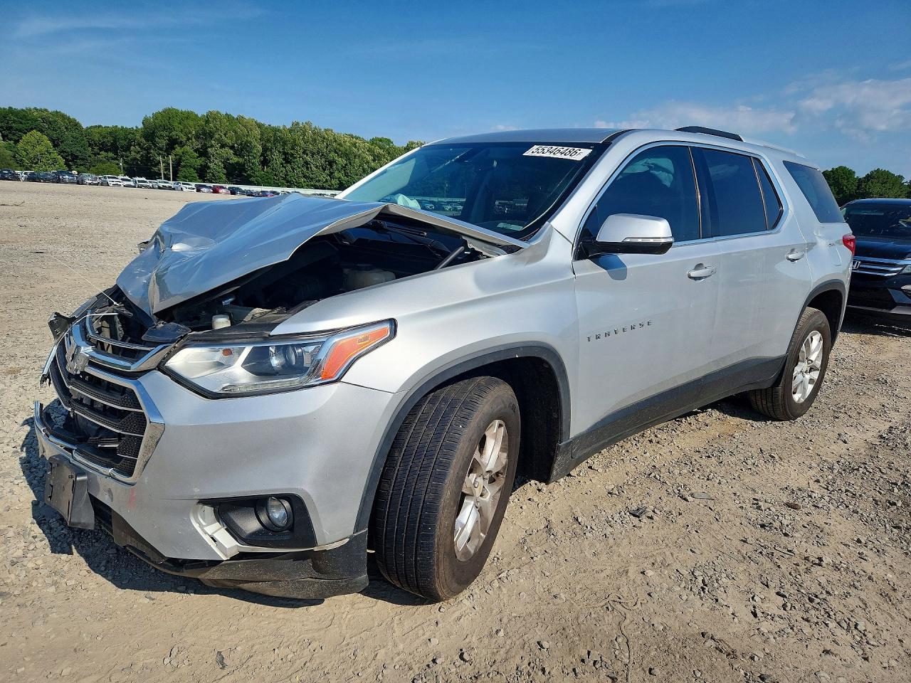 2018 Chevrolet Traverse LT Cloth, VIN 1GNERGKW1JJ204413 — Front end