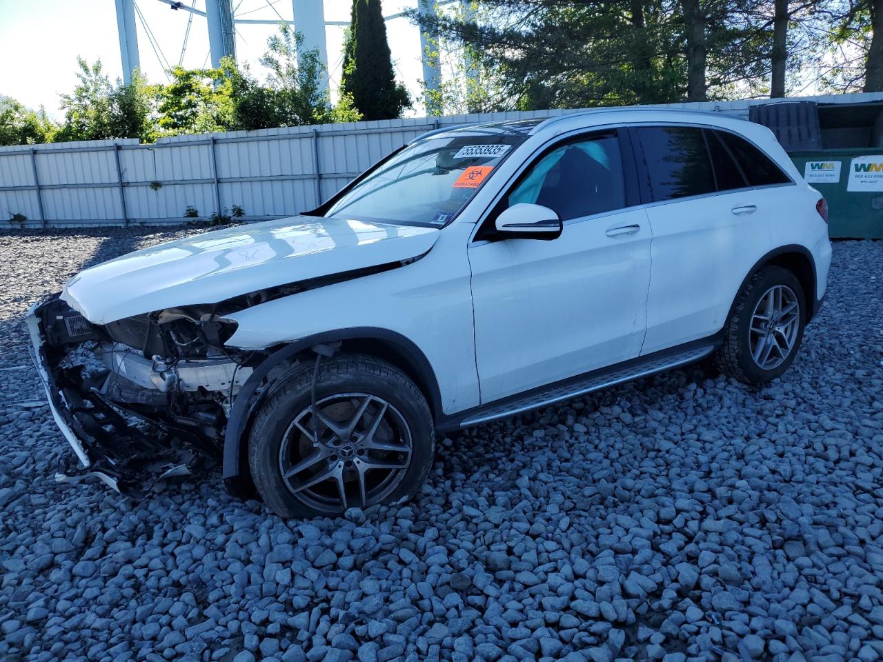 2019 Mercedes-Benz GLC 300, VIN WDC0G4KBXKV184140 — Front end