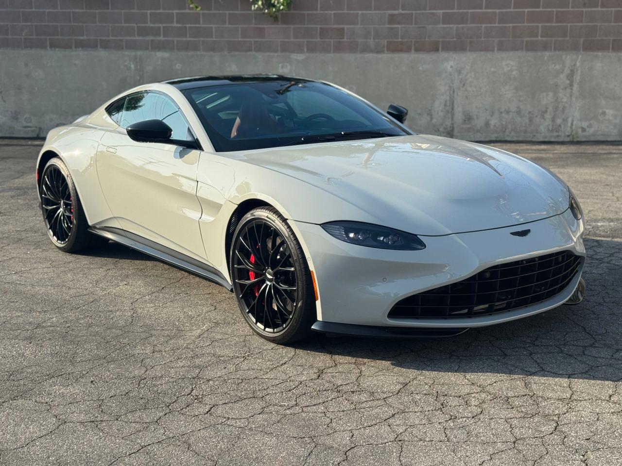 2023 Aston Martin Vantage, VIN SCFSMGAW6PGN07660 — Minor dents and scratches