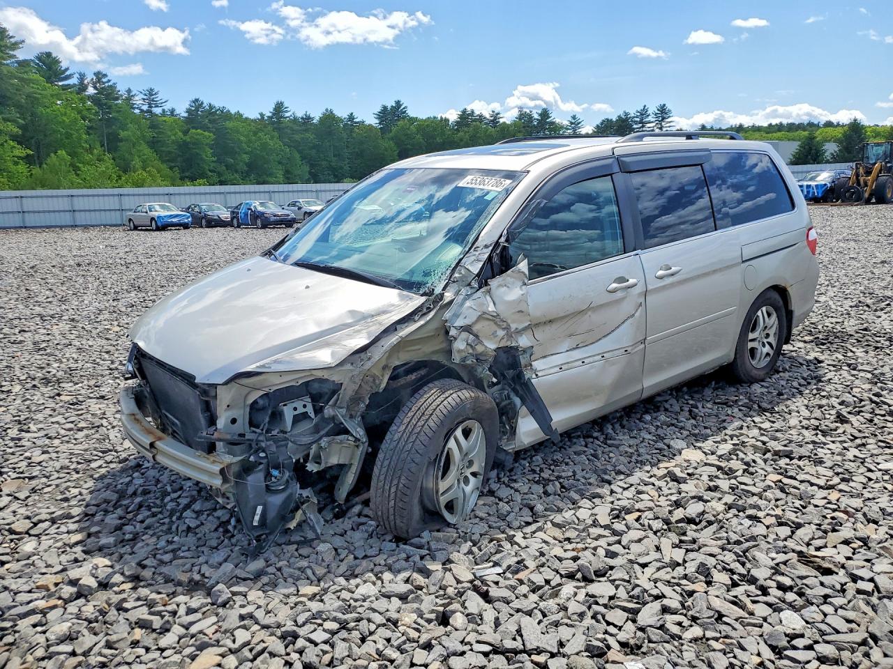 2006 Honda Odyssey EX-L, VIN 5FNRL38746B027133 — Front end