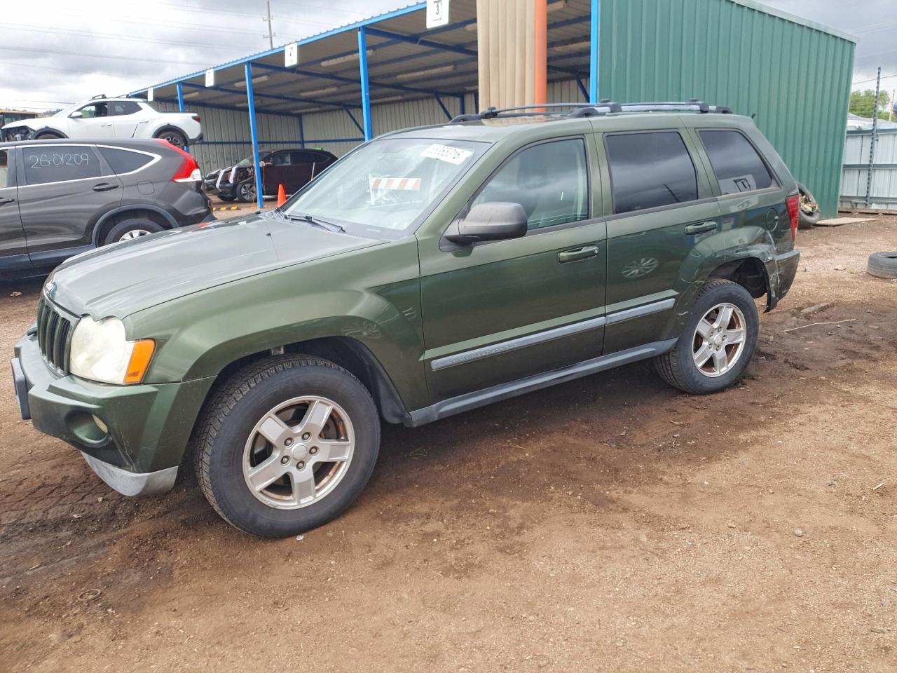 2007 Jeep Grand Cherokee Laredo, VIN 1J8GR48K17C510750 — Side