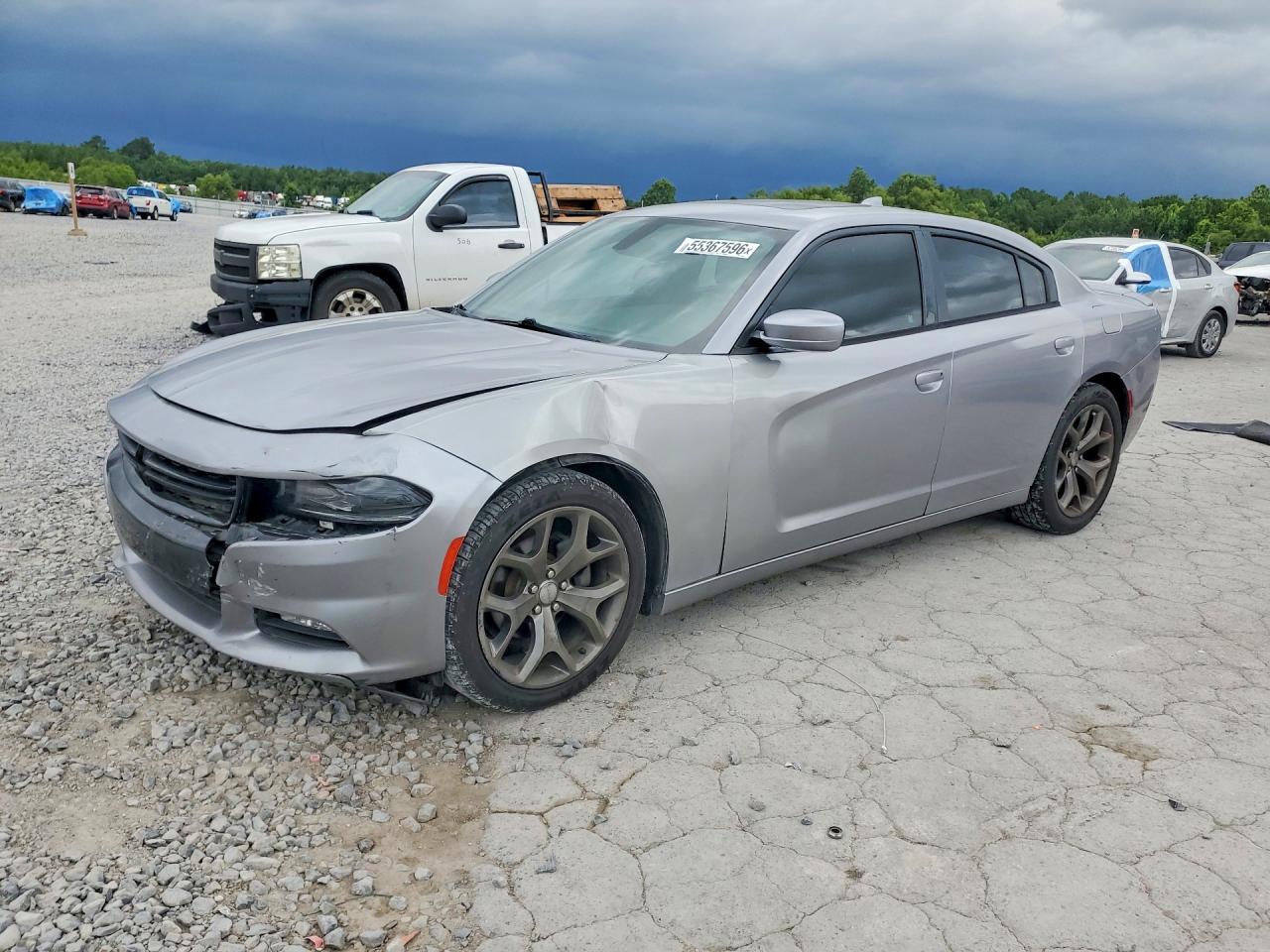 2015 Dodge Charger SXT, VIN 2C3CDXHG1FH815764 — Front end