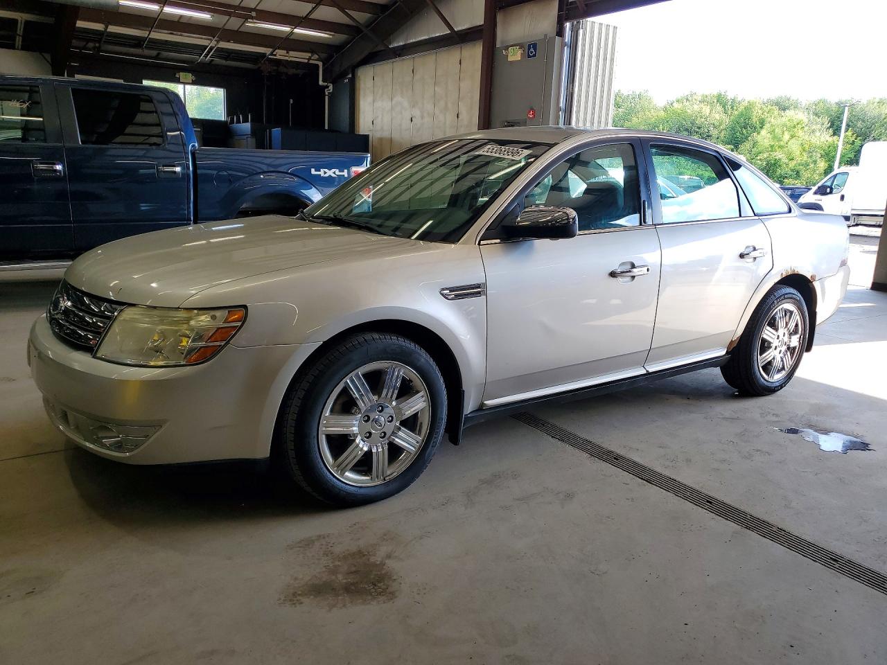 2008 Ford Taurus Limited, VIN 1FAHP28WX8G138088 — Мелкие вмятины и царапины