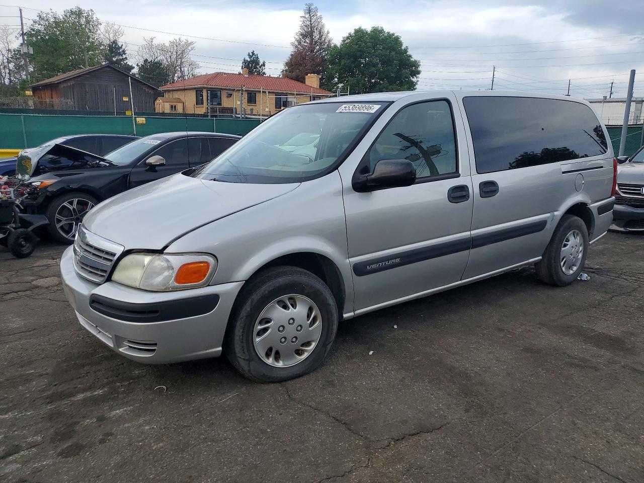 2003 Chevrolet Venture 1SA, VIN 1GNDX03E13D252591 — Front end