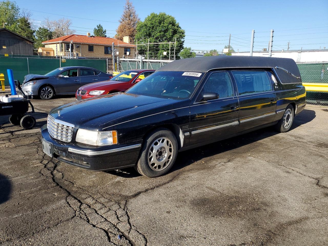 1999 Cadillac DeVille, VIN 1GEEH90Y0XU500002 — Minor dents and scratches