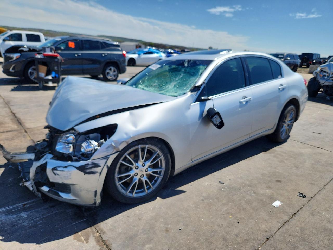 2007 Infiniti G35 Journey, VIN JNKBV61E87M712636 — Перед